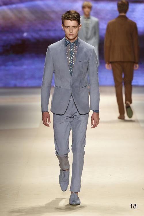  - Etro