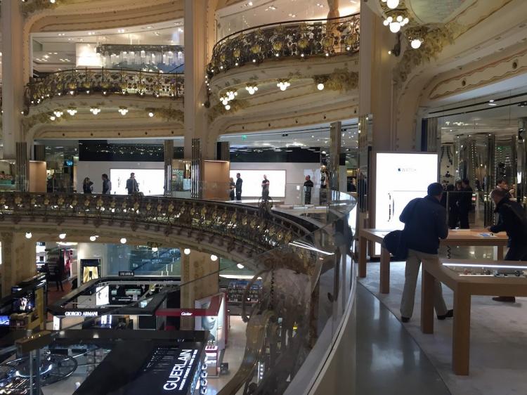  - Photos de l'Apple Watch Shop des Galeries Lafayette