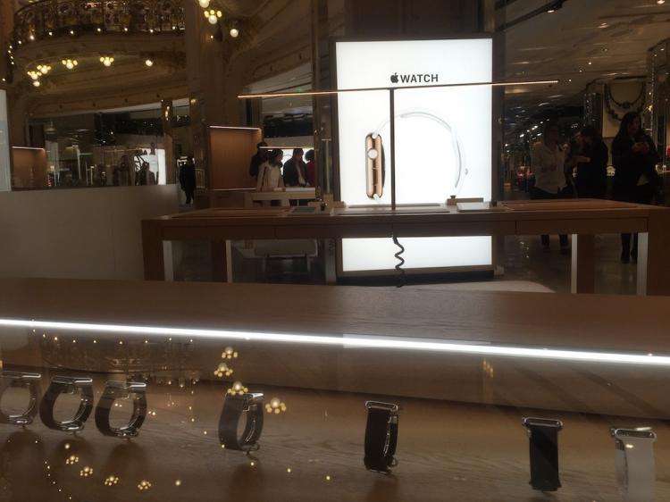  - Photos de l'Apple Watch Shop des Galeries Lafayette