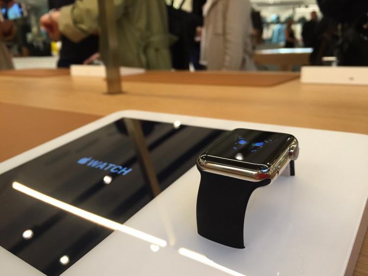  - Photos de l'Apple Watch Shop des Galeries Lafayette