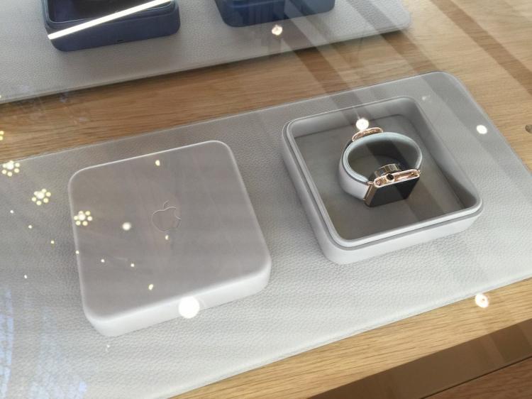  - Photos de l'Apple Watch Shop des Galeries Lafayette