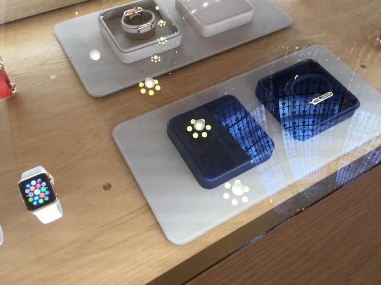  - Photos de l'Apple Watch Shop des Galeries Lafayette