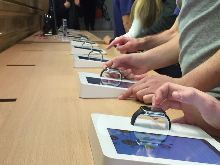  - Photos de l'Apple Watch Shop des Galeries Lafayette