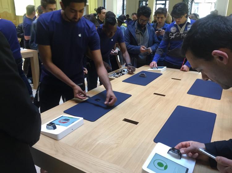  - Photos de l'Apple Watch Shop des Galeries Lafayette