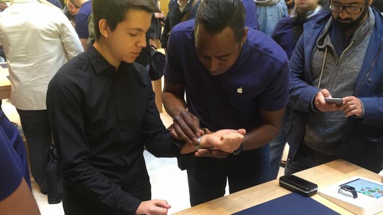  - Photos de l'Apple Watch Shop des Galeries Lafayette