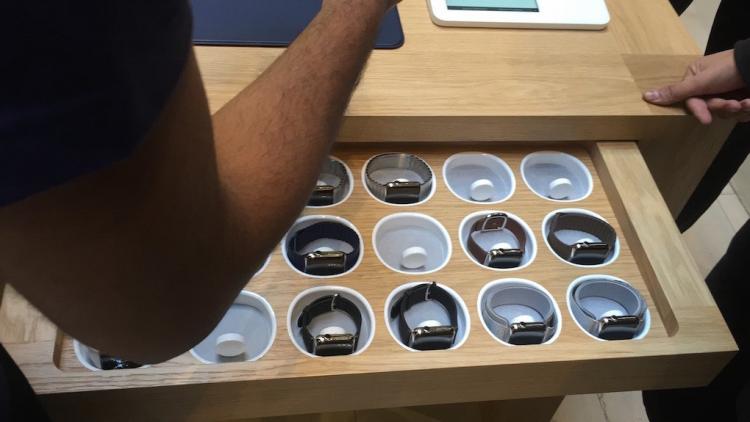  - Photos de l'Apple Watch Shop des Galeries Lafayette