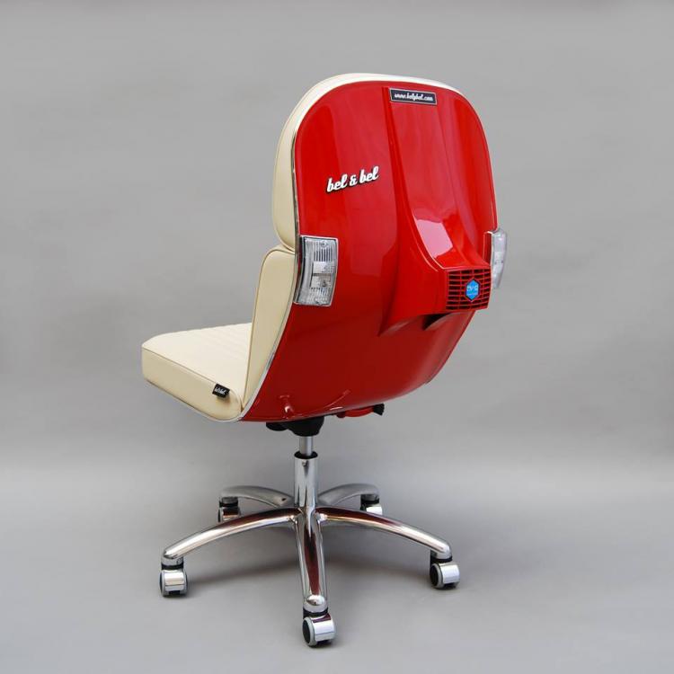  - Des chaises de bureau version Vespa