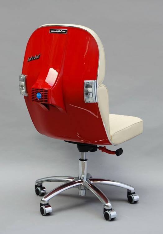  - Des chaises de bureau version Vespa