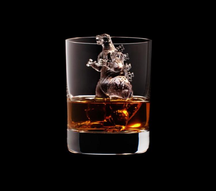  - DIAPO. Sculpture 3D : Suntory réinvente le "Whisky on the Rocks"