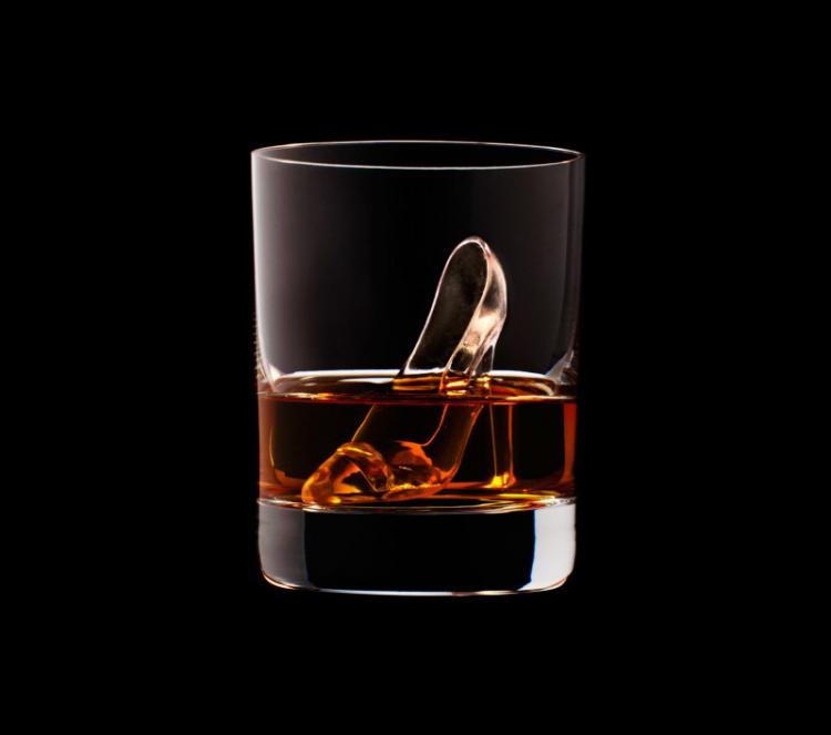  - DIAPO. Sculpture 3D : Suntory réinvente le "Whisky on the Rocks"