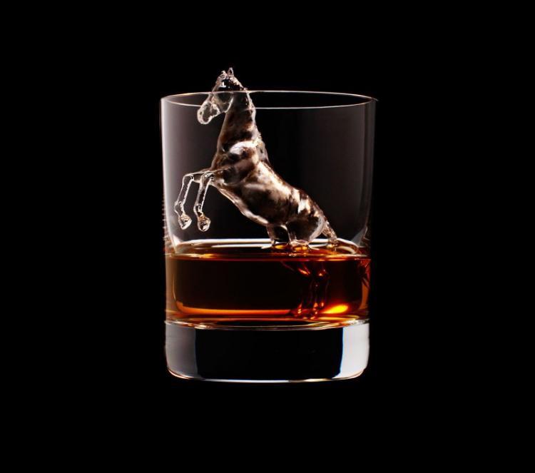  - DIAPO. Sculpture 3D : Suntory réinvente le "Whisky on the Rocks"