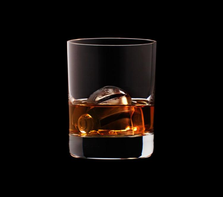  - DIAPO. Sculpture 3D : Suntory réinvente le "Whisky on the Rocks"