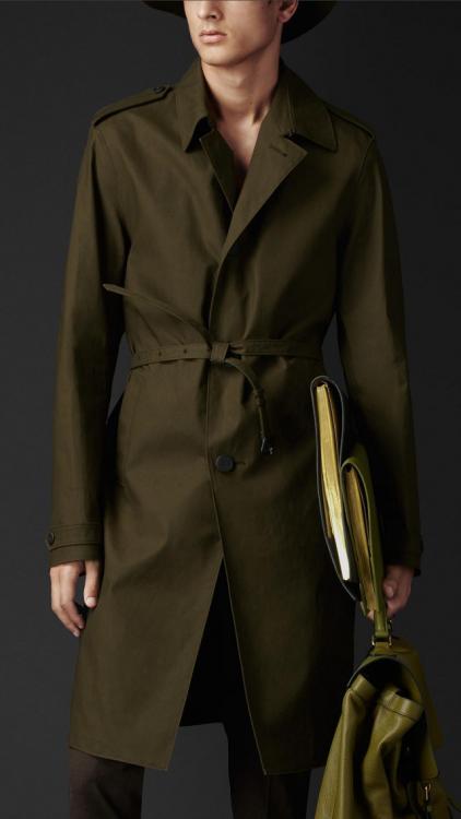  - DIAPO. Choisir le bon trench coat pour le printemps