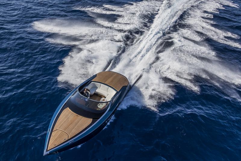  - Aston Martin AM37 : le yacht