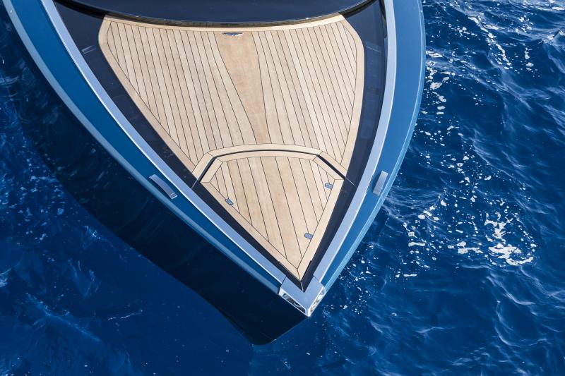  - Aston Martin AM37 : le yacht