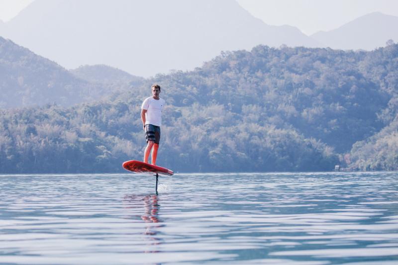  - Takuma e-foil, le surf électrique