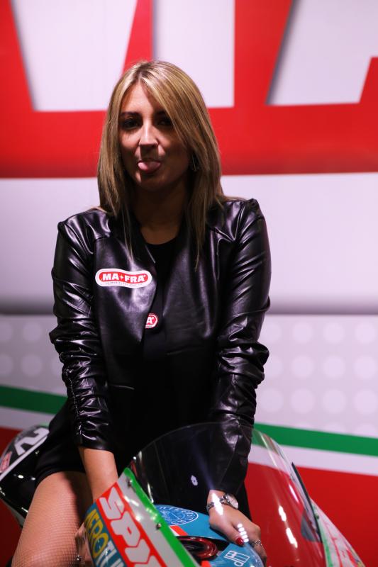  - EICMA 2019 | Les hôtesses 100% sexy du salon de la moto