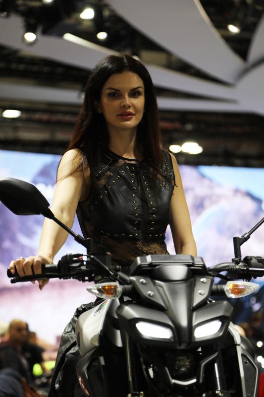  - EICMA 2019 | Les hôtesses 100% sexy du salon de la moto