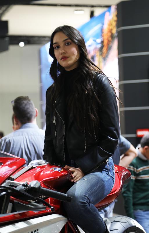  - EICMA 2019 | Les hôtesses 100% sexy du salon de la moto