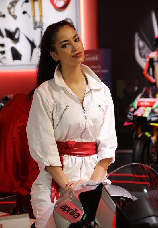  - EICMA 2019 | Les hôtesses 100% sexy du salon de la moto