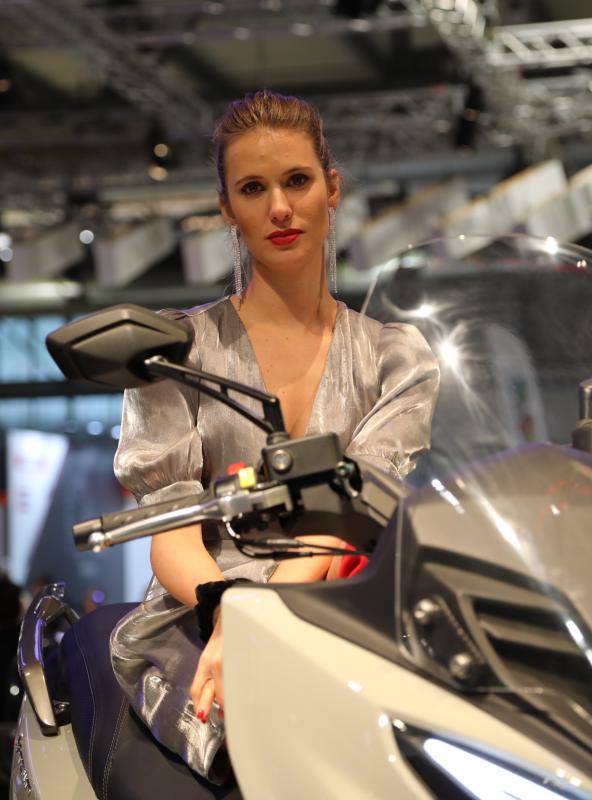  - EICMA 2019 | Les hôtesses 100% sexy du salon de la moto