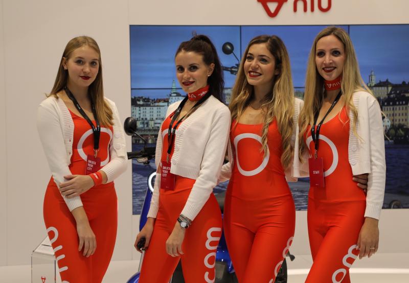  - EICMA 2019 | Les hôtesses 100% sexy du salon de la moto