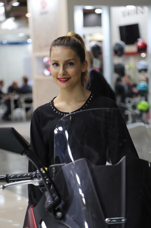  - EICMA 2019 | Les hôtesses 100% sexy du salon de la moto