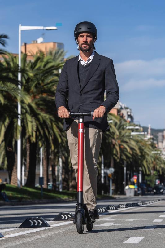  - SEAT eXS KickScooter | La trottinette électrique connectée powered by Segway