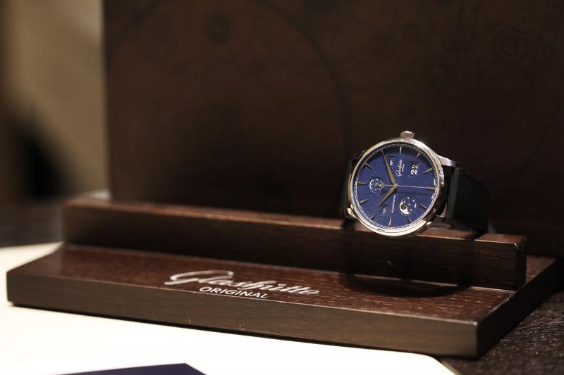  - #03 Glasshütte Senator Excellence Perpetual Calendar Édition limitée Bucherer Blue Editions