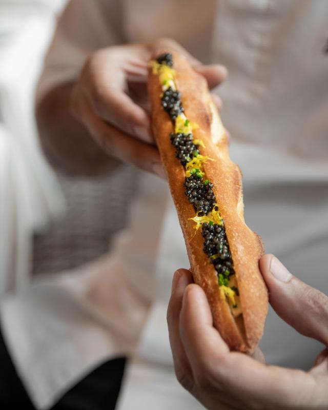 - Café Prunier | La baguette caviar pour remplacer le jambon/beurre