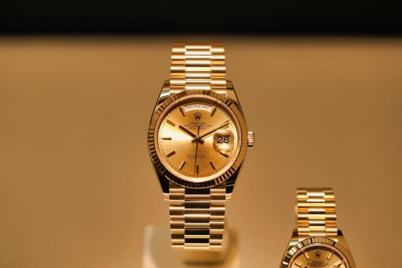 - Rolex, Cartier, Audemars Piguet... Top 10 des montres populaires en France