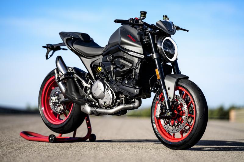  - Ducati Monster 2021 | Le roadster italien revisité