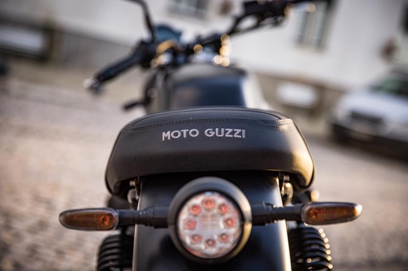  - Moto Guzzi V7 Special & Stone