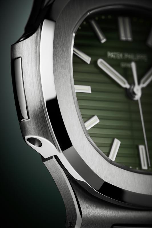  - Patek Philippe Nautilus 5911/1A-014