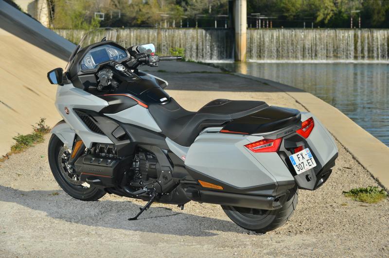  - Honda Goldwing GL 1800B & Touring