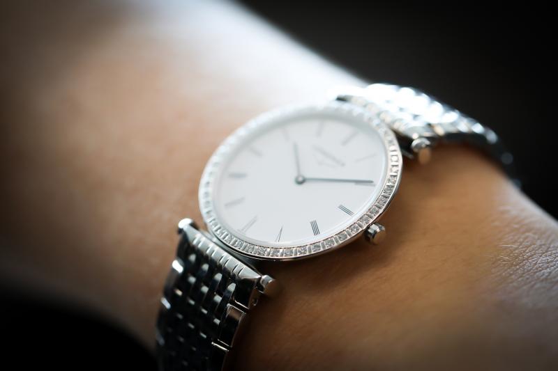  - La Grande Classique de Longines, l'élégance intemporelle au masculin comme au féminin.