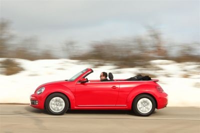  - Volkswagen Coccinelle Cabriolet TDI 140 Sport et TSI 105 Vintage