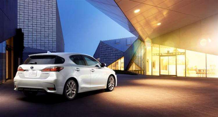  - Lexus CT200h 2014