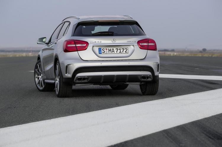  - Mercedes GLA 45 AMG