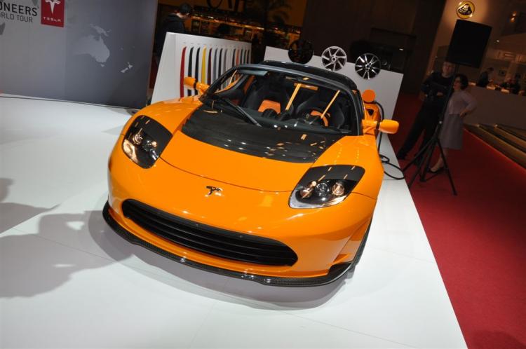  - Tesla Roadster restylée