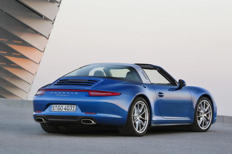  - Porsche 911 Targa