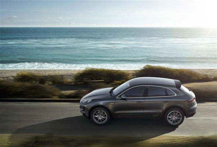  - Porsche Macan (Officiel - 2013)