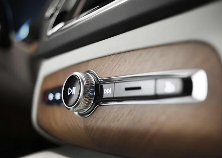  - Volvo XC90 2015