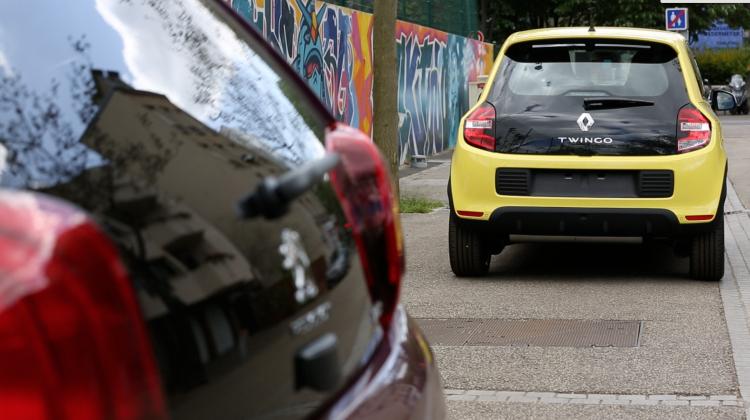  - Comparatif Peugeot 108 / Renault Twingo (2014)