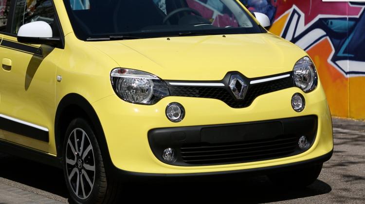  - Comparatif Peugeot 108 / Renault Twingo (2014)