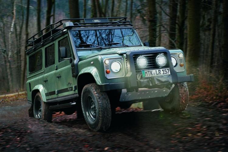  - Land Rover Defender Blaser Edition