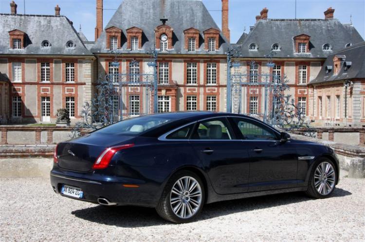  - Essai Jaguar XJ 2010