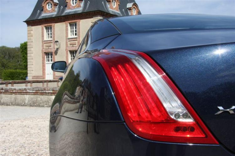  - Essai Jaguar XJ 2010