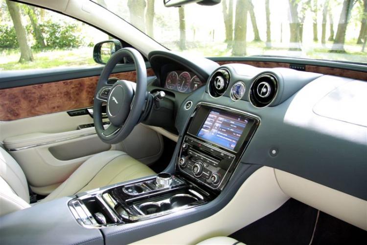  - Essai Jaguar XJ 2010