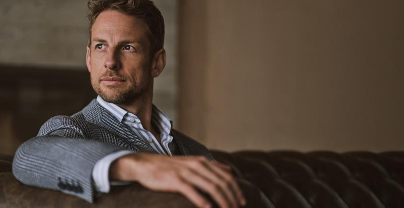  - Jenson Button endosse la nouvelle collection P/E 22 de Hackett London 